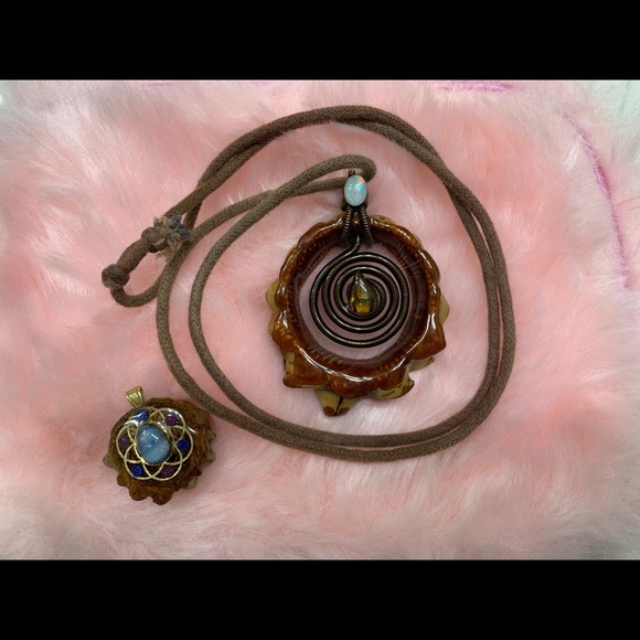 Mini Third Eye Pinecone - Picture 5 of 8